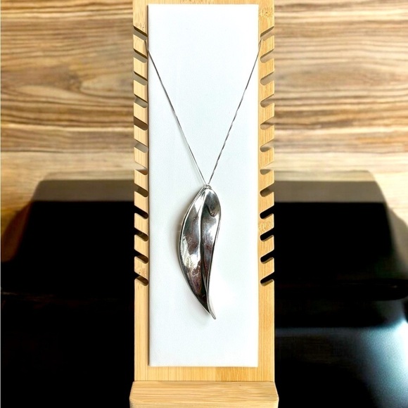 UNIQUE Vintage Israeli Large Leaf Pendant On Italian Sterling Silver Chain - Picture 1 of 4